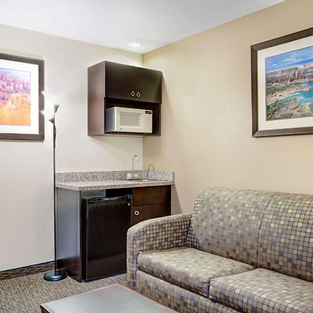 Days Inn & Suites By Wyndham Page Lake Powell Екстериор снимка
