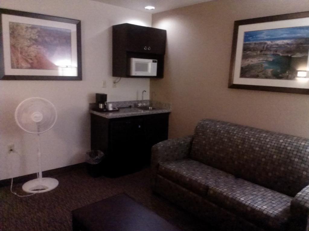 Days Inn & Suites By Wyndham Page Lake Powell Екстериор снимка