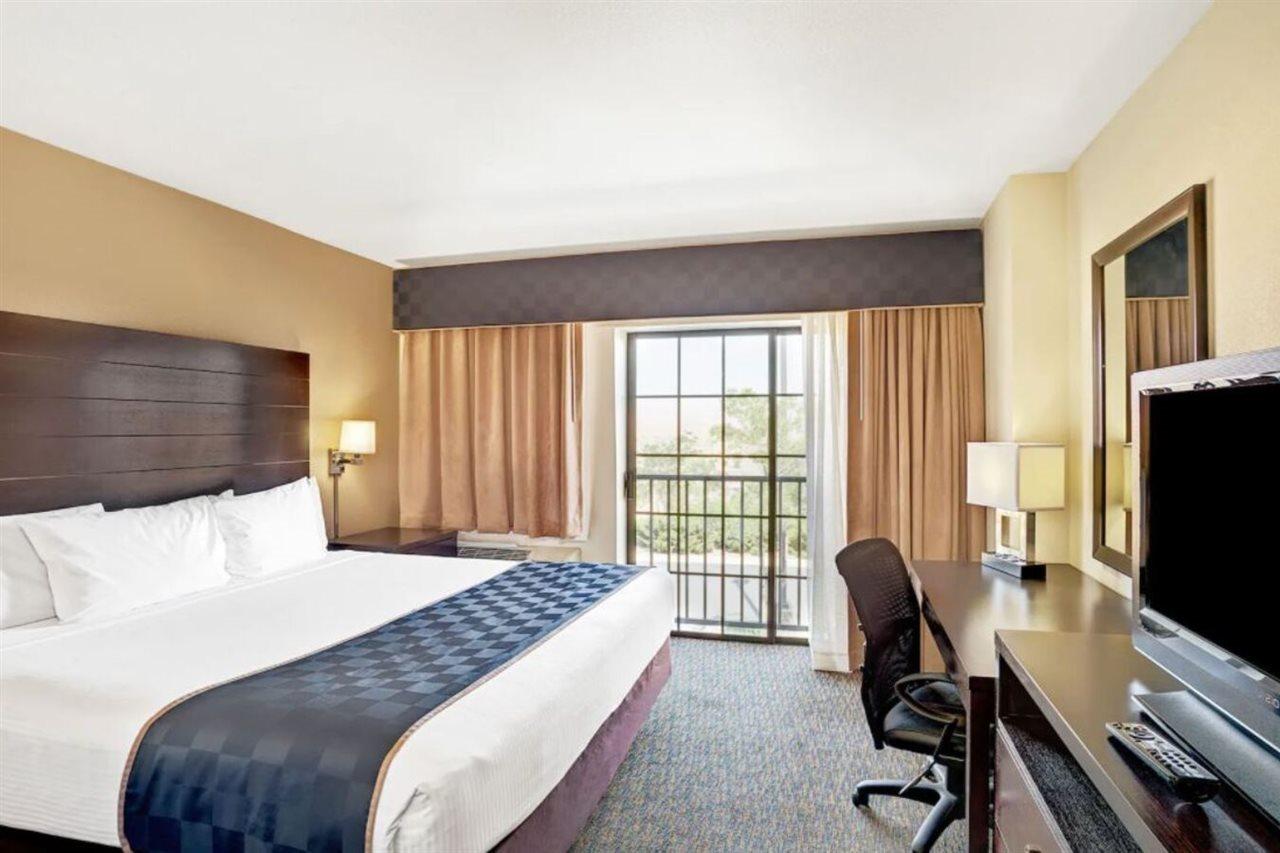 Days Inn & Suites By Wyndham Page Lake Powell Екстериор снимка
