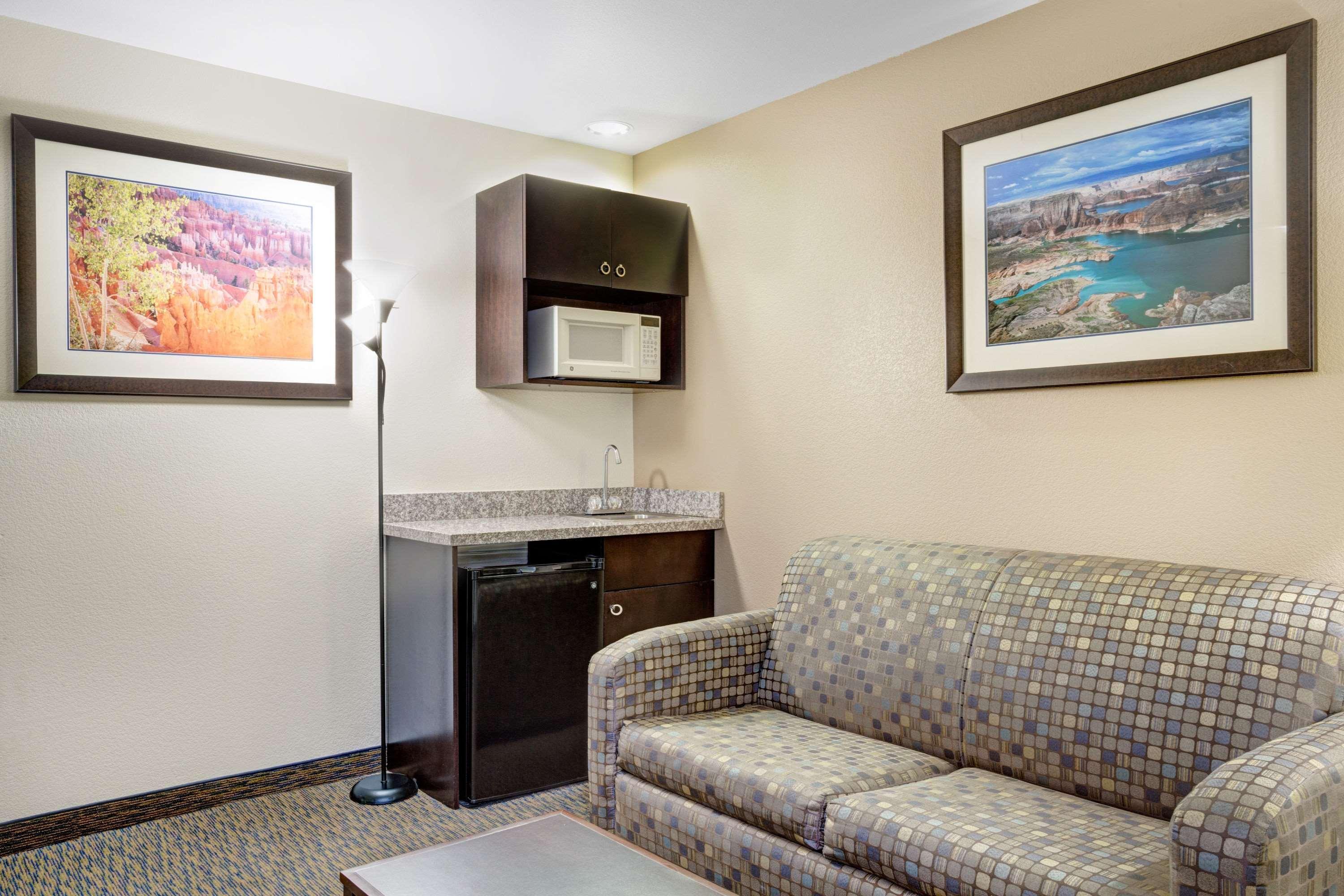 Days Inn & Suites By Wyndham Page Lake Powell Екстериор снимка