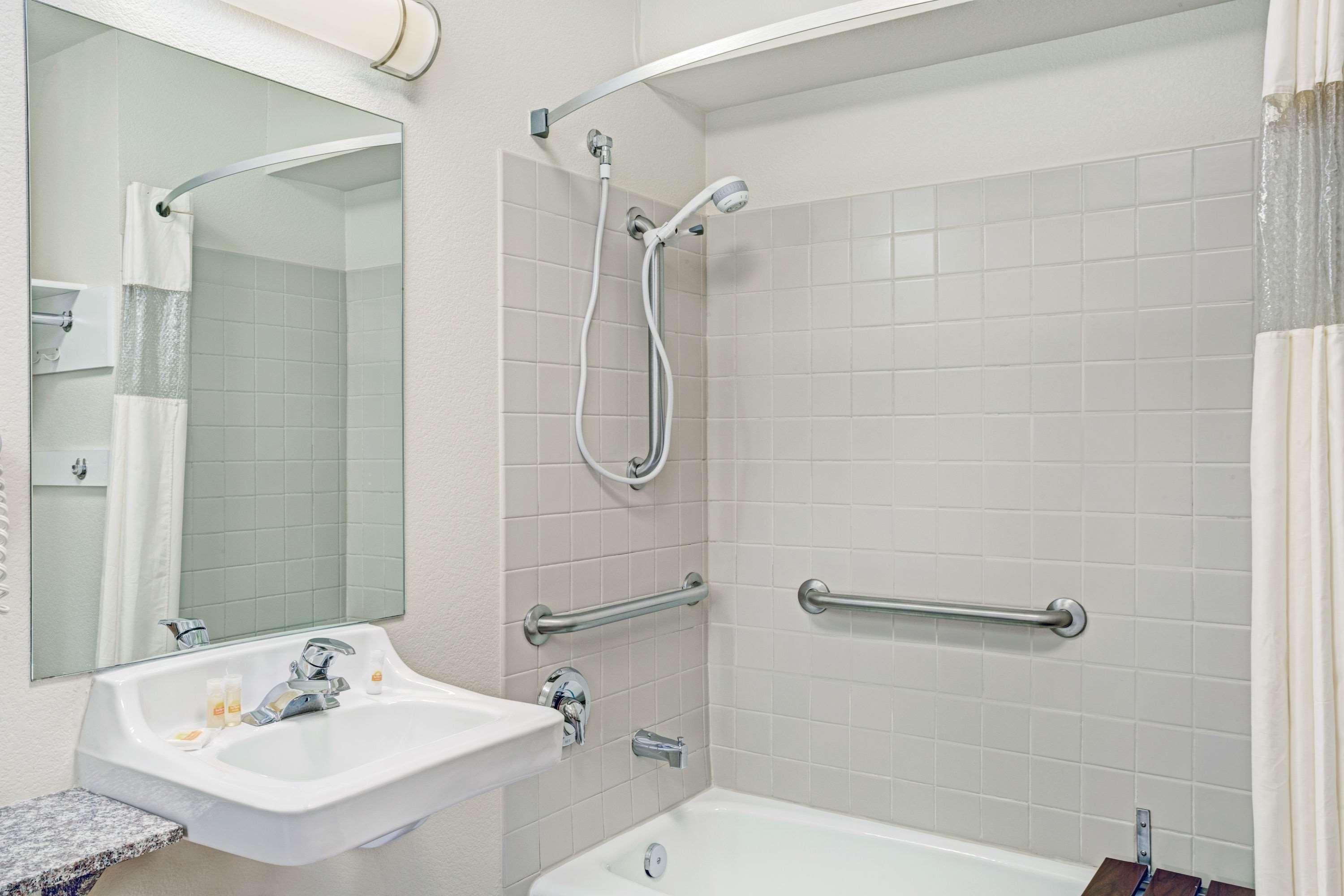 Days Inn & Suites By Wyndham Page Lake Powell Екстериор снимка
