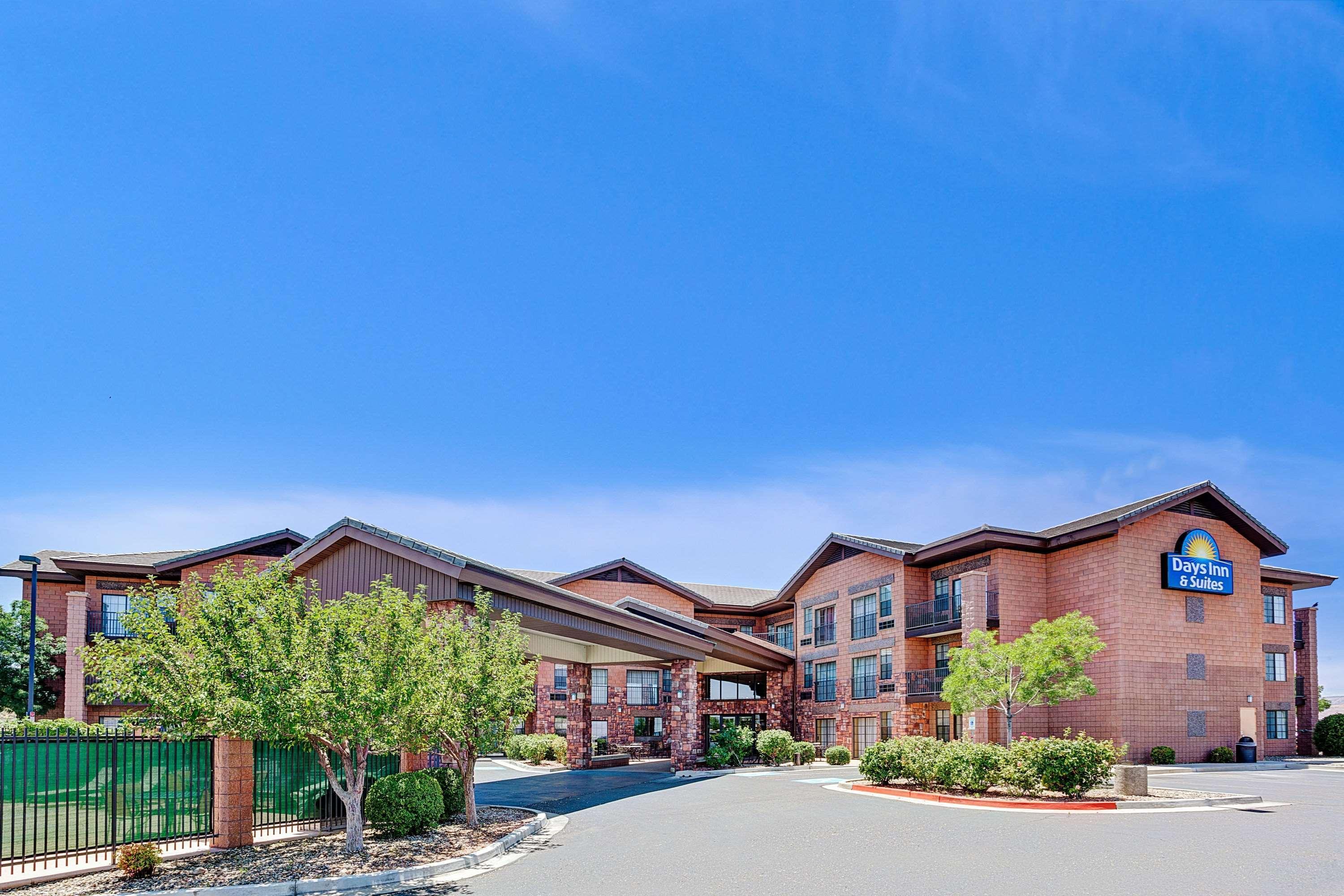 Days Inn & Suites By Wyndham Page Lake Powell Екстериор снимка
