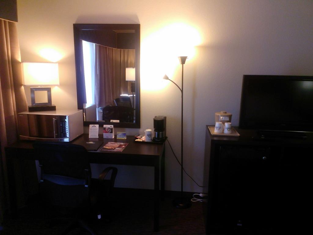 Days Inn & Suites By Wyndham Page Lake Powell Екстериор снимка