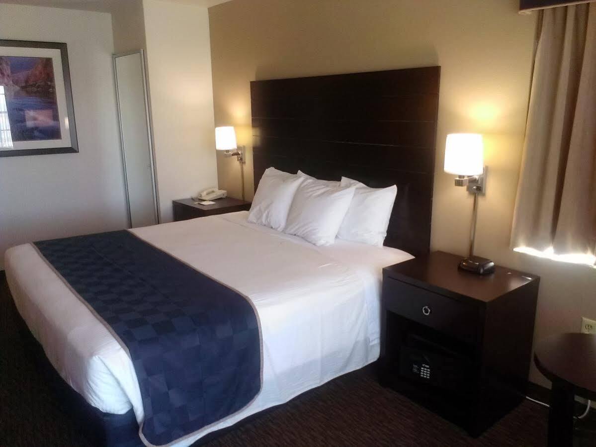 Days Inn & Suites By Wyndham Page Lake Powell Екстериор снимка